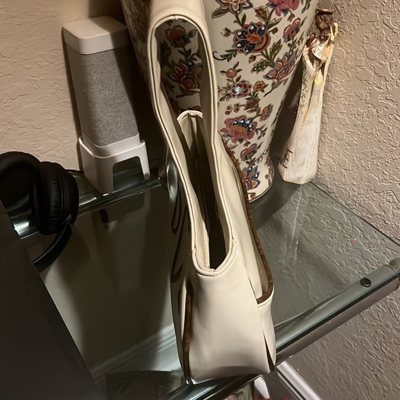 Rare find vintage purse only one in museum I have found. - Picture 7 of 10